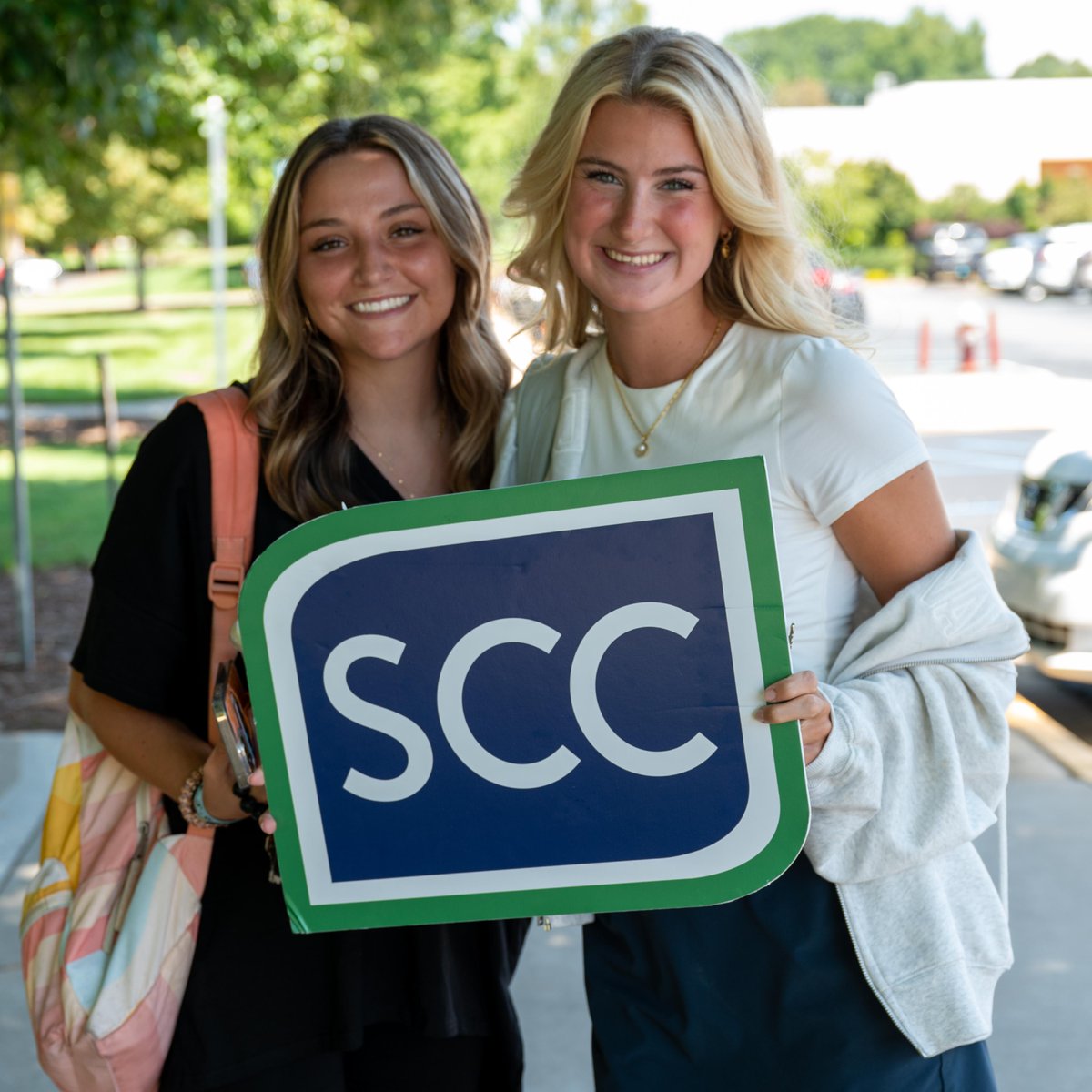 sccyourcollege's tweet photo. It's the most wonderful time of the year! Welcome back, Chasers! 💚💙

#dreamitchaseitliveit #scc #spartanburgcommunitycollege #spartanburgsc #embracethechase #lovewhereyoulearn #school #college https://t.co/YsUkeucJ8h