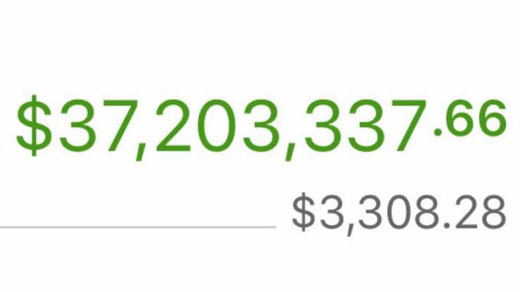 betsage24's tweet image. I don’t know who, but one of the hands that retweet this post will be a multi-millionaire before the end of 2023!