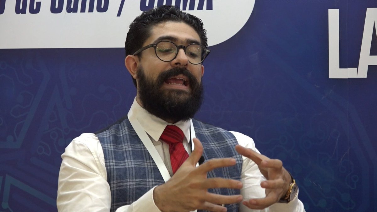 Platicamos con el grandísimo <a href="/DrHuge2/">Dr. Huge</a>  en nuestra 2da Sesión Estatutaria del 2023, sobre #InteligenciaArtificial 

youtu.be/8-bHY5_ugBM

#SMC #SoySMC #2SE2023 #iamup
