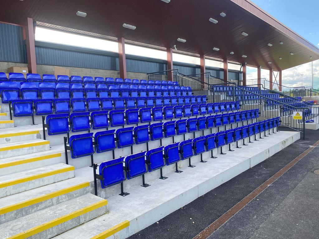 Fethardtownpark's tweet photo. Seating arrived in @fethardtownpark there will be over 400 installed. Absolutely class in what promises to be the place to be right now Lights Pitch Stand Scoreboard Coffee Dock Fitness Studio  Gym all in the one place. @TipperaryGAA  @TippLadiesFB @Munsterrugby  @PremierviewPod https://t.co/hypnbw0z8Y