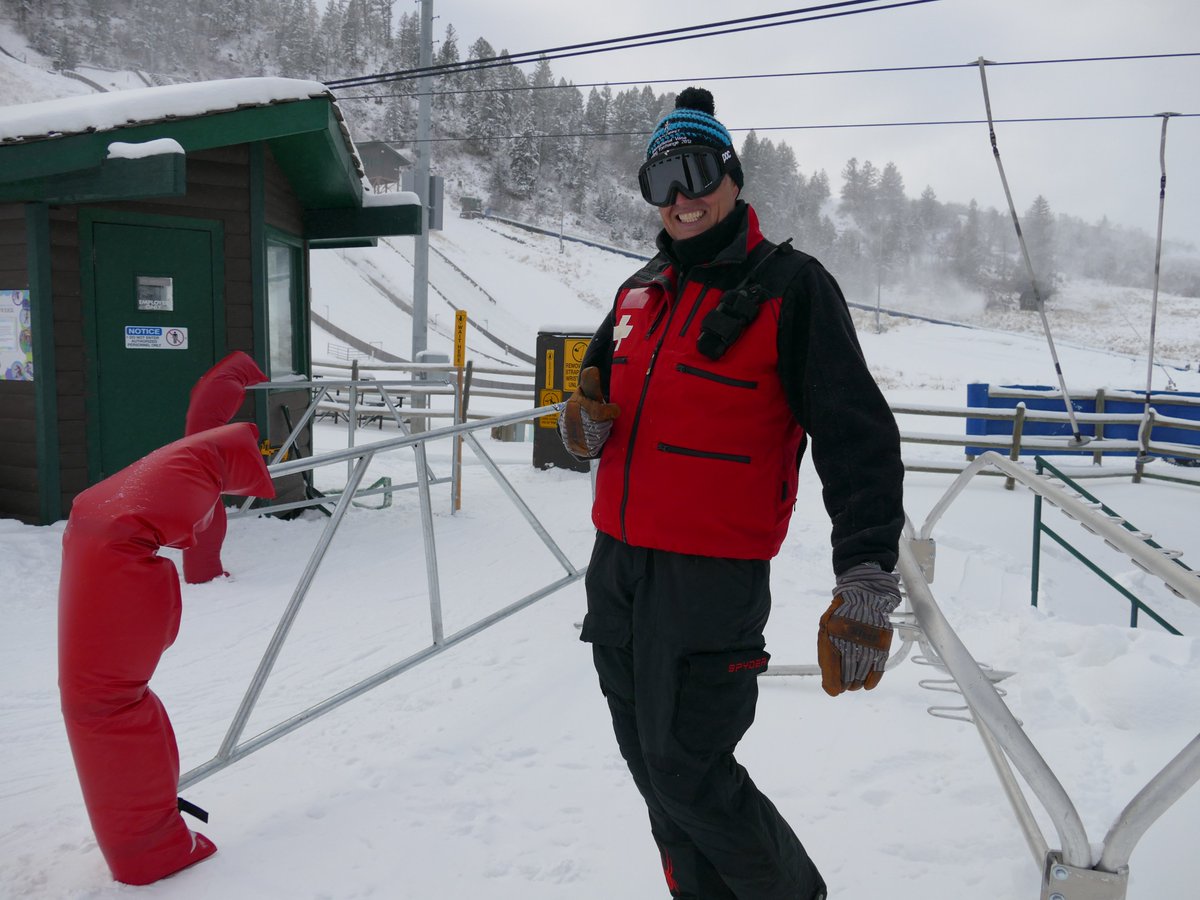 howelsenhill's tweet photo. Want to be a part of the staff that ensures the longest running ski area in North America keeps chugging along?  We're looking for a ski safety coordinator to oversee Patrol and EMS staff. Learn more and apply at https://t.co/RMl1Evhf9d https://t.co/V4JlbO6NUC