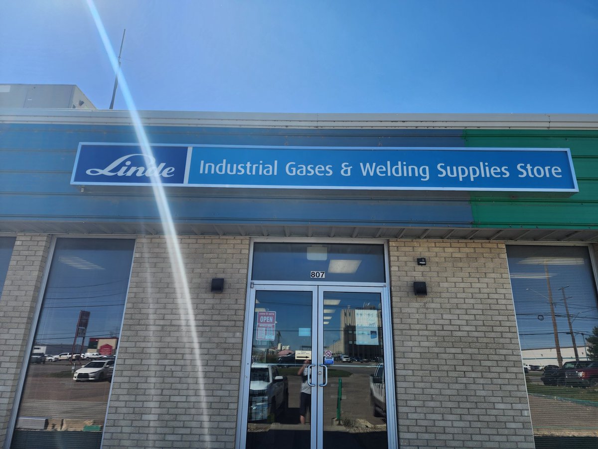 davidncrowell's tweet photo. Lining up bulk dry ice orders for Halloween and our first ever Spooky Science @StoonPubSchools wide science event for Grade 5 classrooms.  #stemeducation planning at this scale takes some logistical planning and it looks like Linde Supply can make our project a little easier! https://t.co/zzf9x8flfO