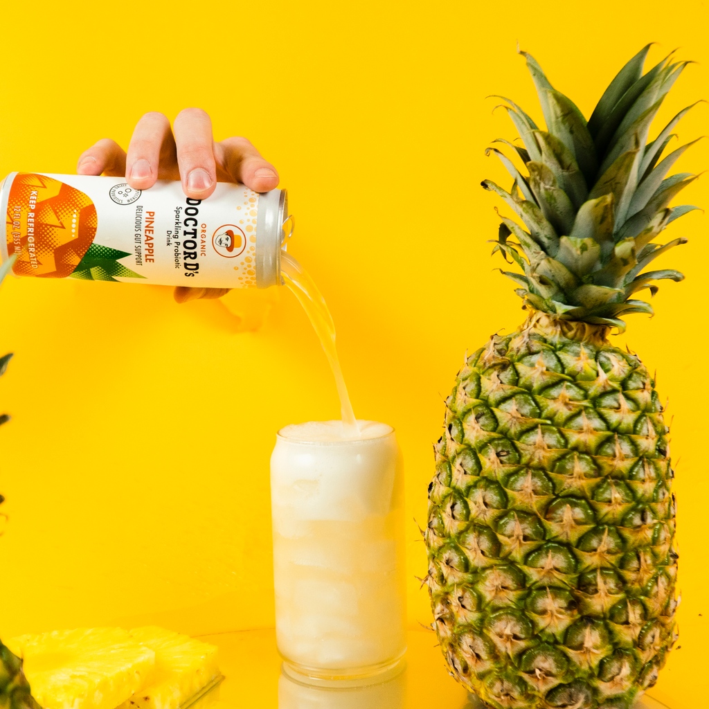 DoctorDsLive's tweet photo. Kickstart your Monday with a burst of refreshing and gut-supporting pineapple magic!  Let those sweet bubbles inspire you to conquer the week ahead!  Who's ready to crush their goals and radiate positivity? 
.
#MondayMotivation #GutHealth #PositiveVibesOnly #summerdrinks https://t.co/OFYySjIYs3