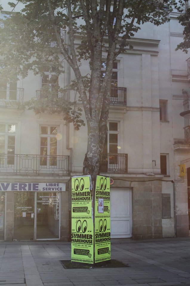 A #Nantes les arbres ça sert à y foutre de pub ..... 🙄

#NantesMetropole #VilleDeNantes #IdéeALaCon