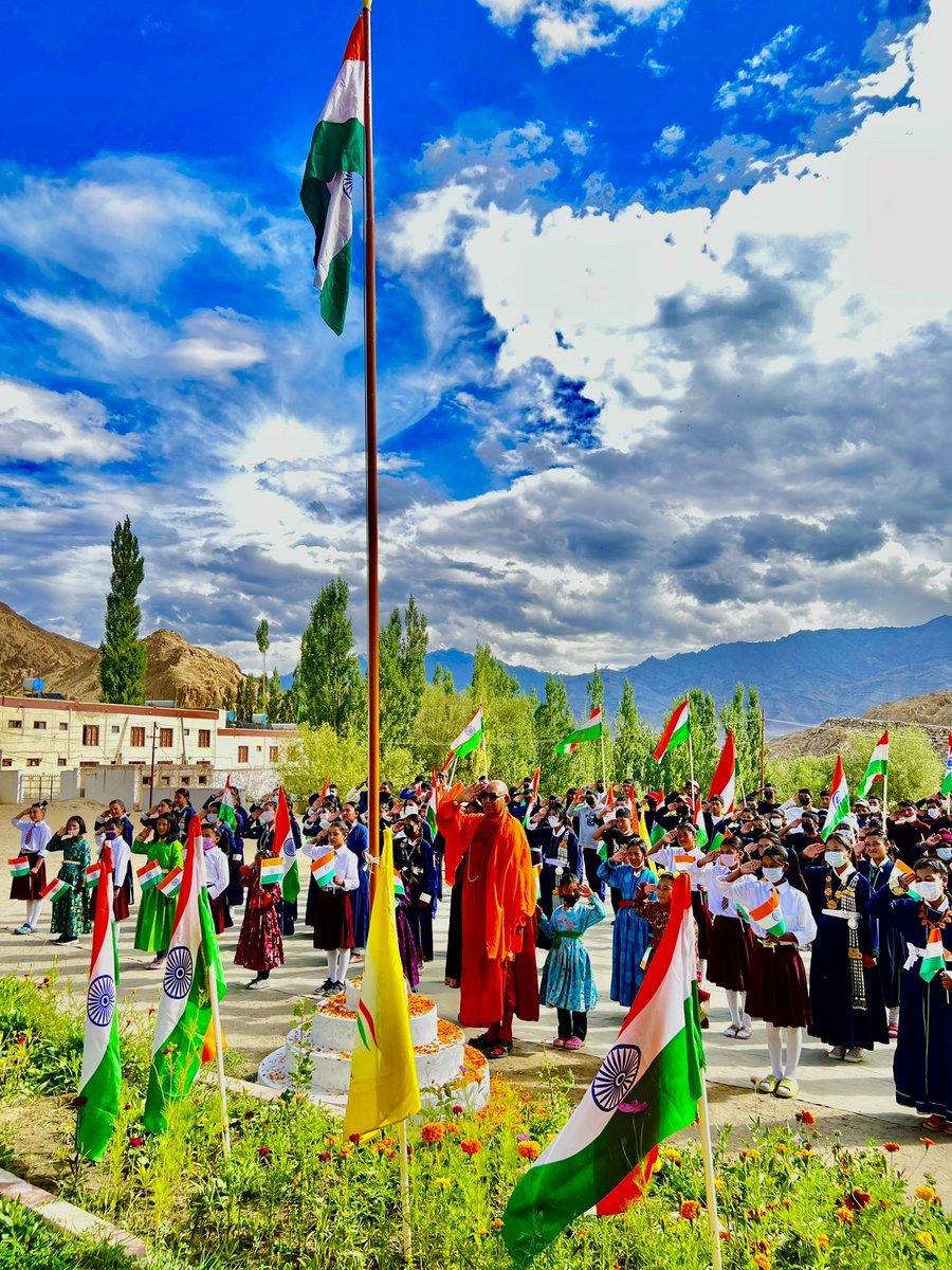 sanghasenamimc's tweet photo. Let's all salute our great Nation on it's #77thIndependence Day!!
Wishing you all a warm and glorious Independece Day!!
~ Bhikkhu Sanghasena
#independenceday2023 https://t.co/AJ0lM7biRT