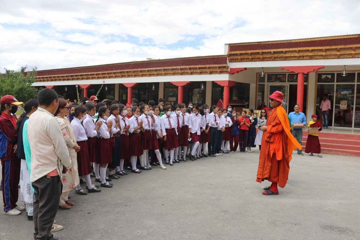 sanghasenamimc's tweet photo. Let's all salute our great Nation on it's #77thIndependence Day!!
Wishing you all a warm and glorious Independece Day!!
~ Bhikkhu Sanghasena
#independenceday2023 https://t.co/AJ0lM7biRT