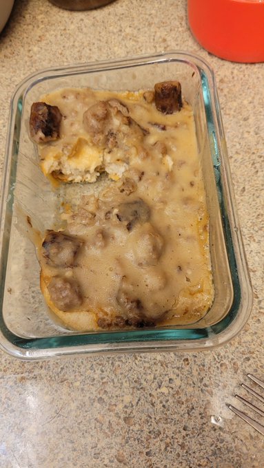 I made biscuits and gravy for breakfast and suddenly, I want to take a drive blasting Miranda lambert<a href="/tag/linkinbio"class="tags"><span>#linkinbio</span></a><a href="/tag/of"class="tags"><span>#of</span></a><a href="/tag/ofgirls"class="tags"><span>#ofgirls</span></a>