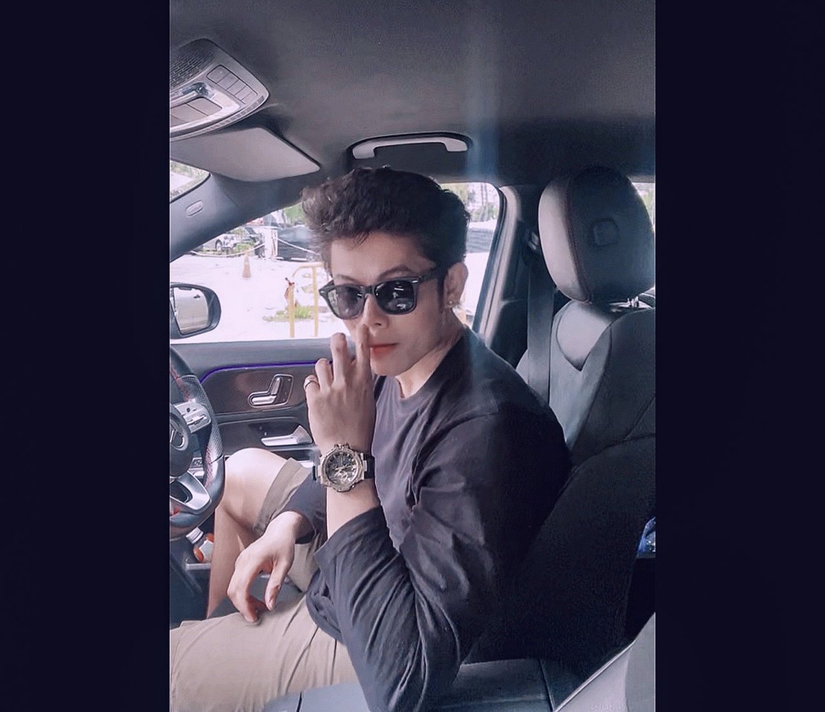weerakrai's tweet photo. โตแล้วแยกแยะได้ งานคืองาน เที่ยวคือเที่ยว งาน 10% เที่ยว 90% 😁😂
#ขุนวี #khun #่สายบันเทิง https://t.co/6fqj8dp41y