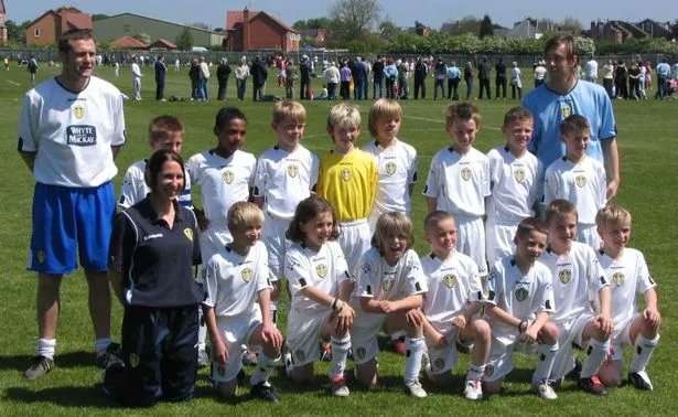 Oliver McBurnie representing Leeds Under-9s in 2005. McBurnie is pictured to the left of the goalkeeper. #LUFC