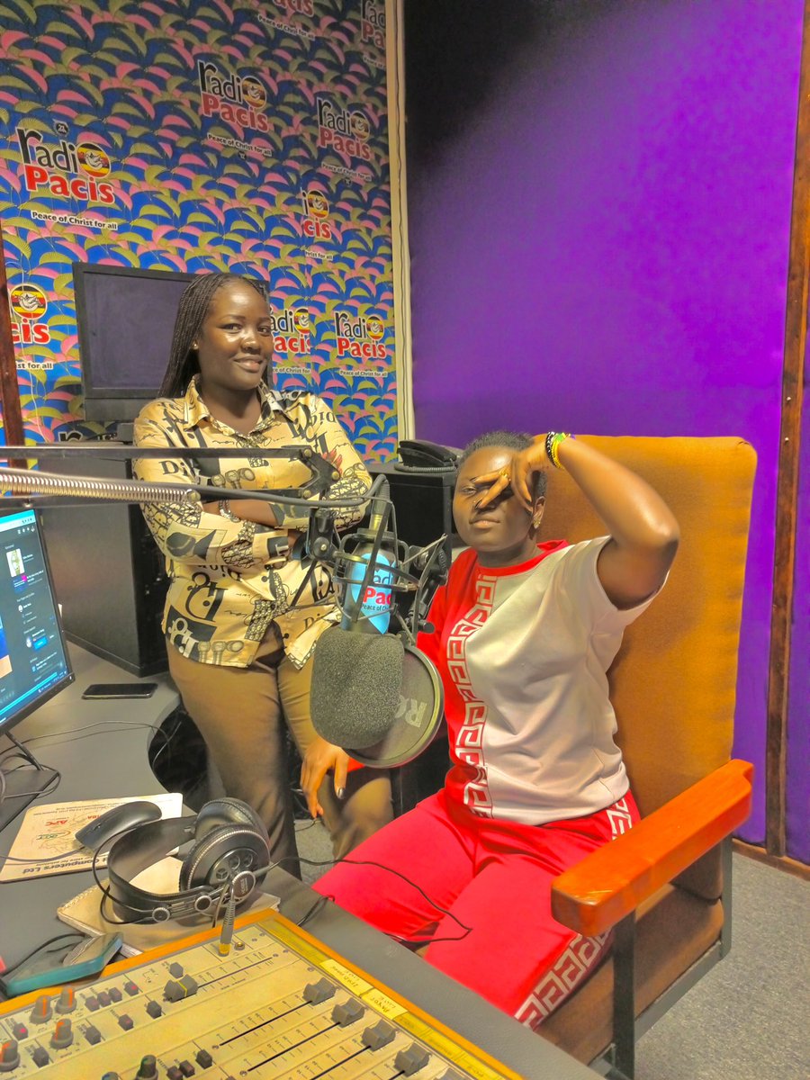 AseaOliver's tweet image. #ComingUpNext 
Fresh week it is on #FriendlyConnection with Olivia and Hati 94.5FM 9-midnight.
How do you maintain a friendship!?
Share your thoughts.
#Friendship #PeaceOfChristForAll