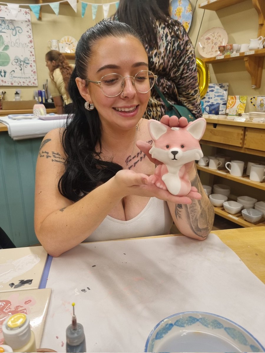 Having fun on a pottery painting 🐬❤️