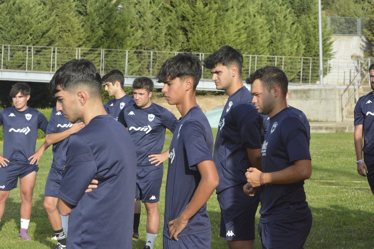CDG_cantera's tweet photo. Hoy comenzó su pretemporada el Promesas 2023/24 💜

El filial morado comienza un curso lleno de esperanzas, objetivos y posibilidades 

Un proyecto cargado de ilusión que pronto os presentaremos https://t.co/HmLI1J59hz