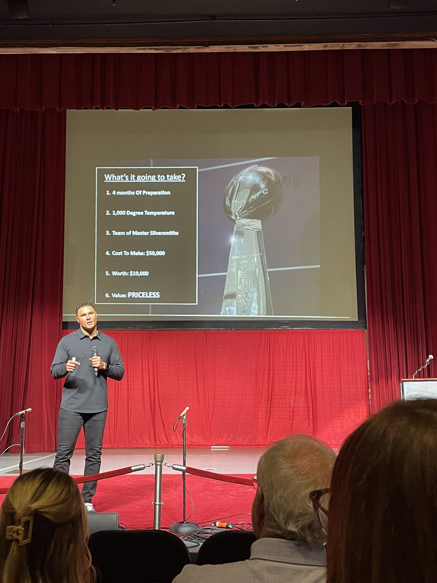 DrJazmineLFrias's tweet photo. EVERY ONE of our students have incredible value. In fact, their value is PRICELESS. They are our future and investing in them is worth it. Teaching content is secondary. Our purpose is to instill hope and positively impact the lives of others around us. #WeArePBV #TheTimeIsRight https://t.co/ZVTjQQyX6a
