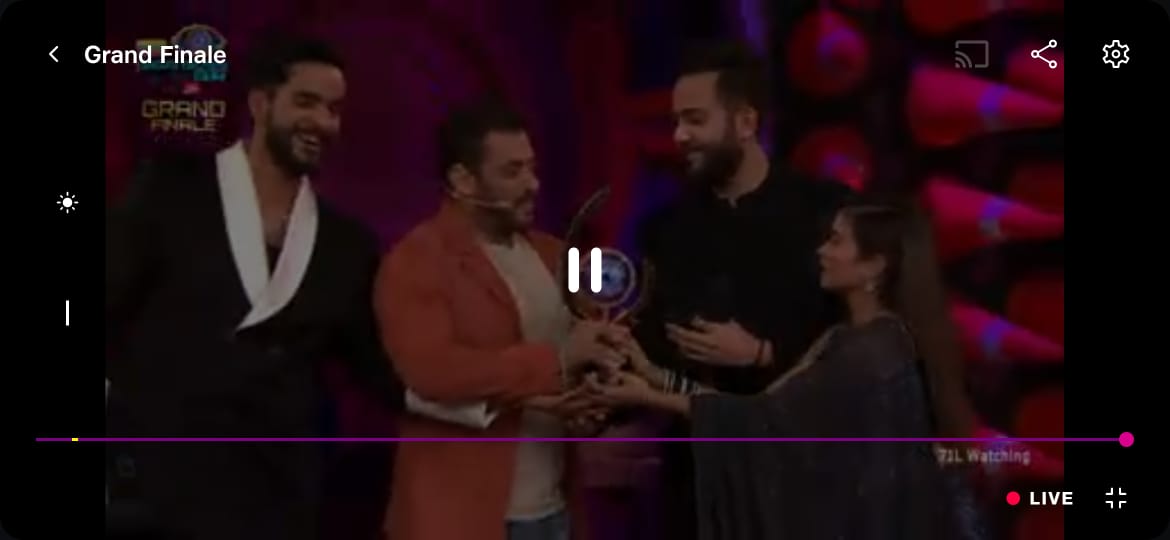 itz__atul's tweet photo. Kyun hoo gya na systumm hang 
#ElvishForTheWin #ElvishBBWinner #ElvishYadav𓃵 #BiggBossOTT2Finale #SalmanKhan𓃵 #FukraInsaan #Systumm https://t.co/vxYuxHVMwe