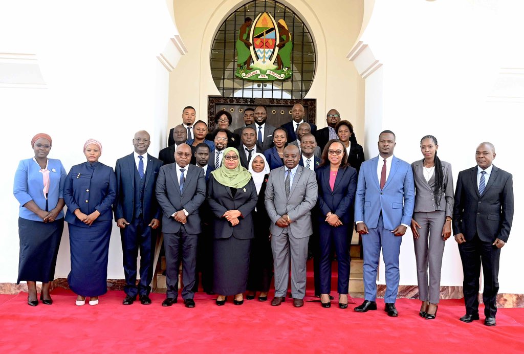 katibayawatu's tweet photo. https://t.co/UGn3vFuuj2
@ikulumawasliano @TanganyikaLaw @Sheria_Katiba @MaabaraYaSheria @venusnyota @SuluhuSamia @haroldsung_ @zittokabwe @znzkwetu https://t.co/bWaitXQUA8