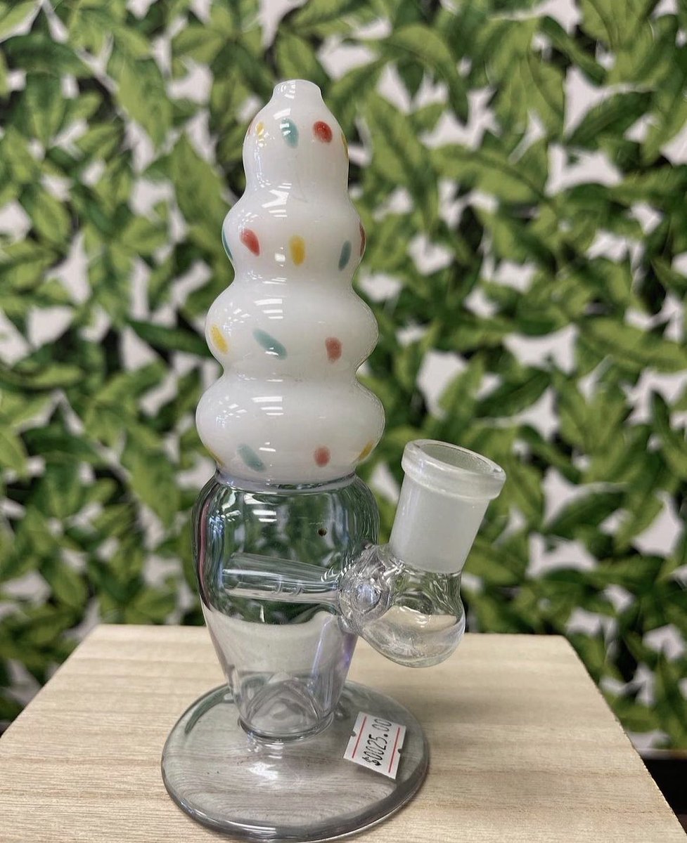 Tasty Quad Decker Scooper Bubbler Handpipe 🍦🍨🍧

Can be located in the handpipe section ☺️

yourlocalhoodwitch.com 🛍️

#cannabis #cannabiscommunity #stoner #stonerlife #marijuana #maryjane #smokeboutique #CannaLand #CannaCulture #CannaWorld