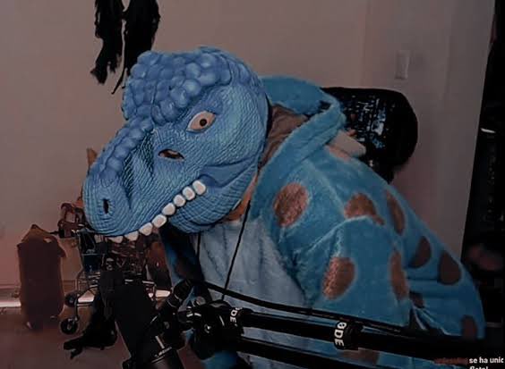 barcagameryt's tweet photo. @alanafloresf Sigo yo 🦖 https://t.co/bJ1l4agD0M