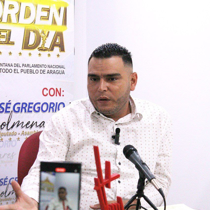 JG_COLMENARES's tweet photo. Este lunes tuvimos la participación de los alcaldes @RafaelG26730 del municipio Camatagua y @MaykerLopez3 de San Casimiro, quiénes a través de esta ventana comunicacional pudieron comentarle a nuestro pueblo de los avances en materia de gestión. https://t.co/uHlN64f2l4