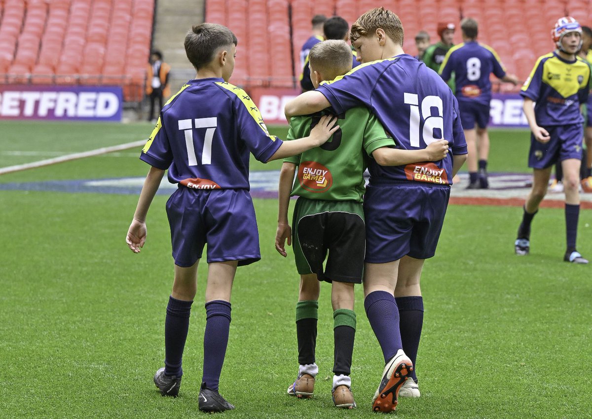 Schools_RL's tweet photo. Congratulations to our Y7 @inspiresport Champion Schools winners @SentamuAcademy, winners at Wembley on Saturday. Before celebrating their own win, they picked up and consoled their opponents ❤
👏 Huge respect to the players for such amazing sportsmanship #allclass https://t.co/ysF4YyqYqn