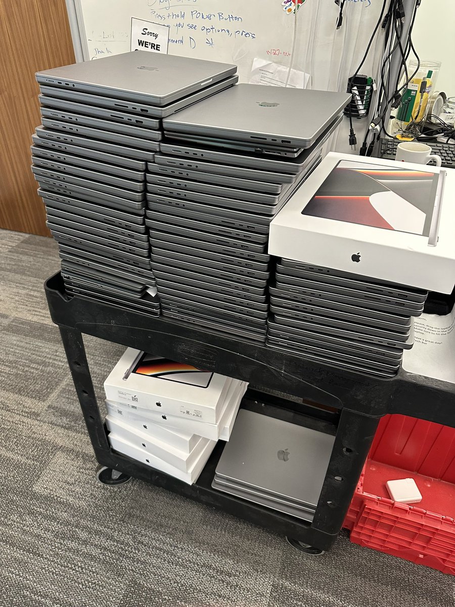 Glitchy 🪄 tweet media