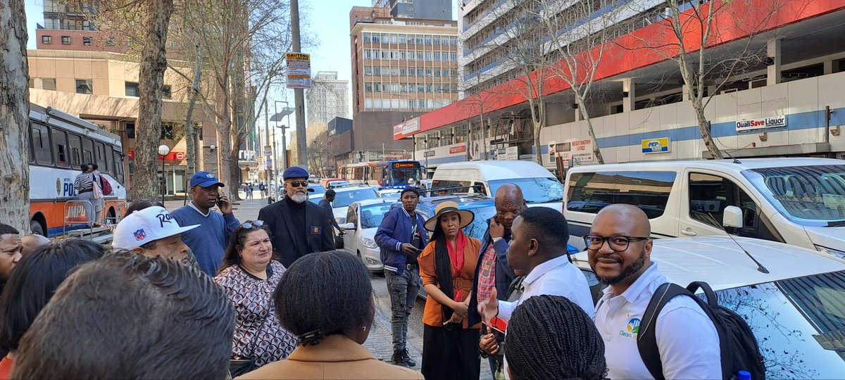 DaluCele's tweet photo. JOZI MY JOZI (Day 1 of 2 Workshop)
Spent the day with colleagues in the private sector, the City of Johannesburg executives and officials, looking at strategic partnerships to rejuvenate the inner city of Joburg. https://t.co/nCxRKrFL9Q