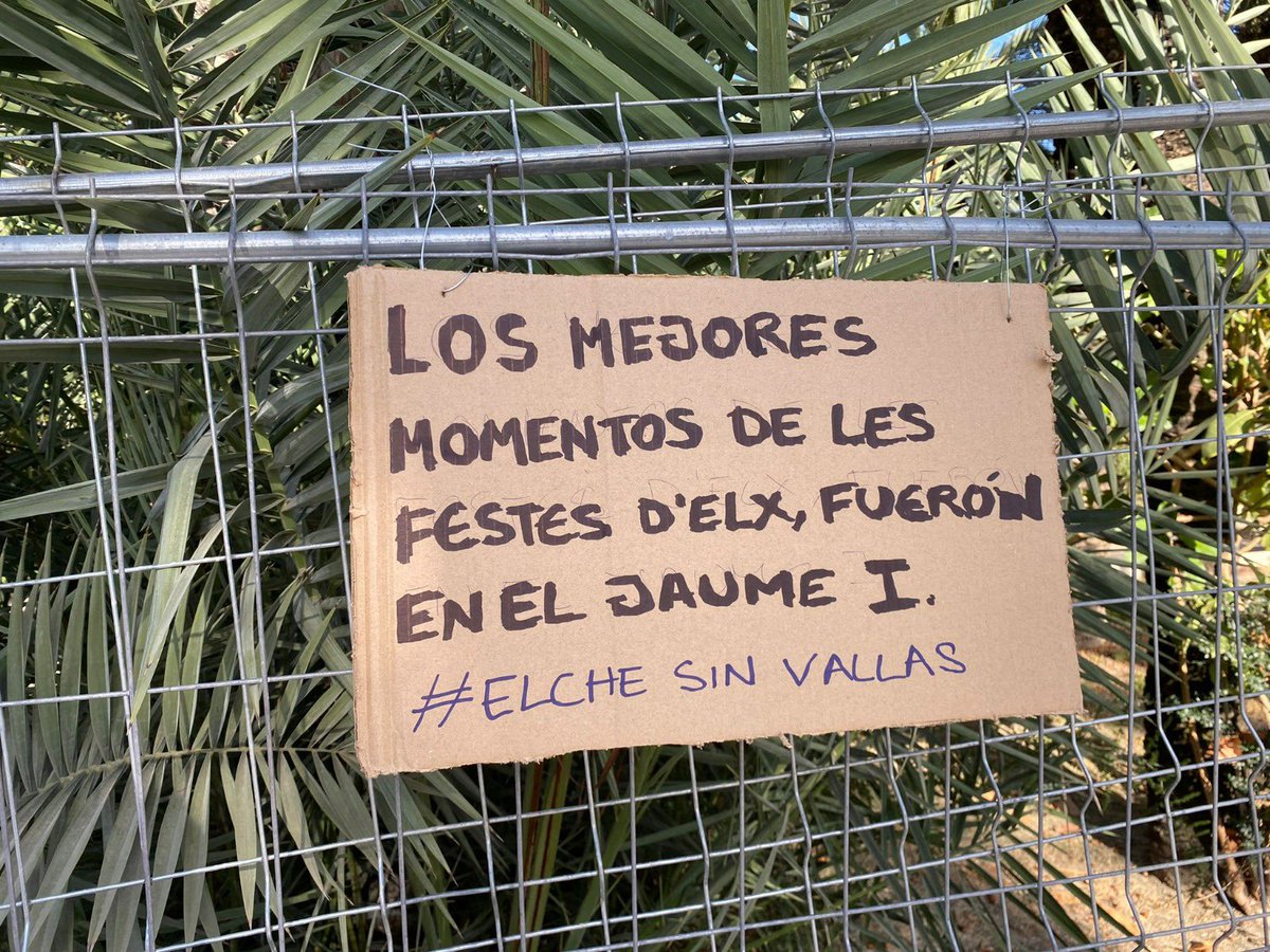 Ipoveda18's tweet photo. He pasado por el Jaume y me he encontrado esto. 

Más razón que un santo.

@MuseoElche @FranjiSeniso #elxenfestes https://t.co/8iGQd19uRw