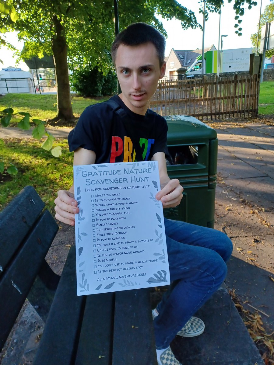 Stuart_ENABLE's tweet photo. The Cupar #ACEYouth are across at the park today to do a Gratitude #Nature Scavenger Hunt. I can't wait to see their pictures. Thankful the sun has been out for us and it been a lovely evening! https://t.co/0qdtSIVSEo