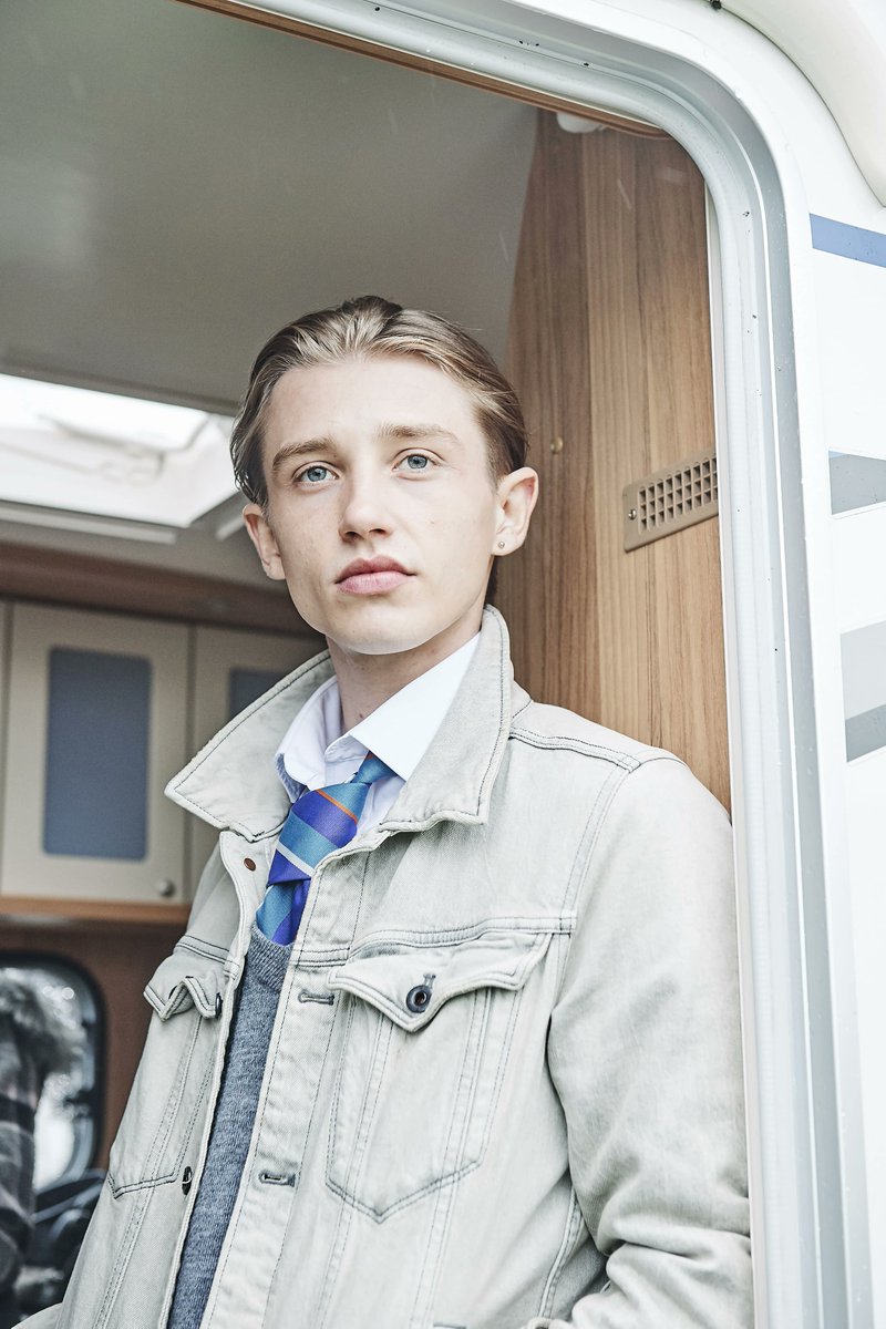 UKRevolution's tweet photo. Season 5 of #AckleyBridge arrives on
@NetflixUK
today, with Ryan Dean and Hareet Deol as Series Regulars Johnny Cooper and Hassan Hussein.#Netflix #AckleyBridge #RyanDean #HareetDeol https://t.co/DtwWle9VOK