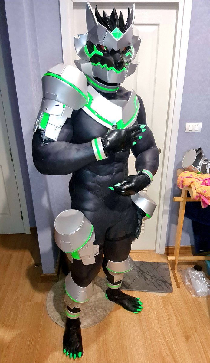 モノマサ (Monomasa) Cosplay test fit. I couldn't wear some parts because I getting bigger so I need to adjust some stuff later. I know it's long overdue but thank you for 8.8k followers.

Thank you for sticking with me. 
#ラブヒロ #LIVEAHERO