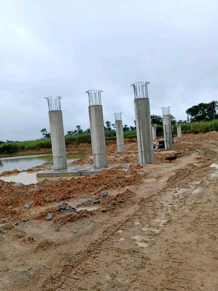 micah_egele's tweet image. Progress of work at the bridge section of the ongoing construction of Ozochi road in Ahoada-East LGA Rivers State being executed by the continuity/consolidation administration of H.E Sir @SimFubaraKSC

Sim is making progress in governance without making noise on radio

#SimCares