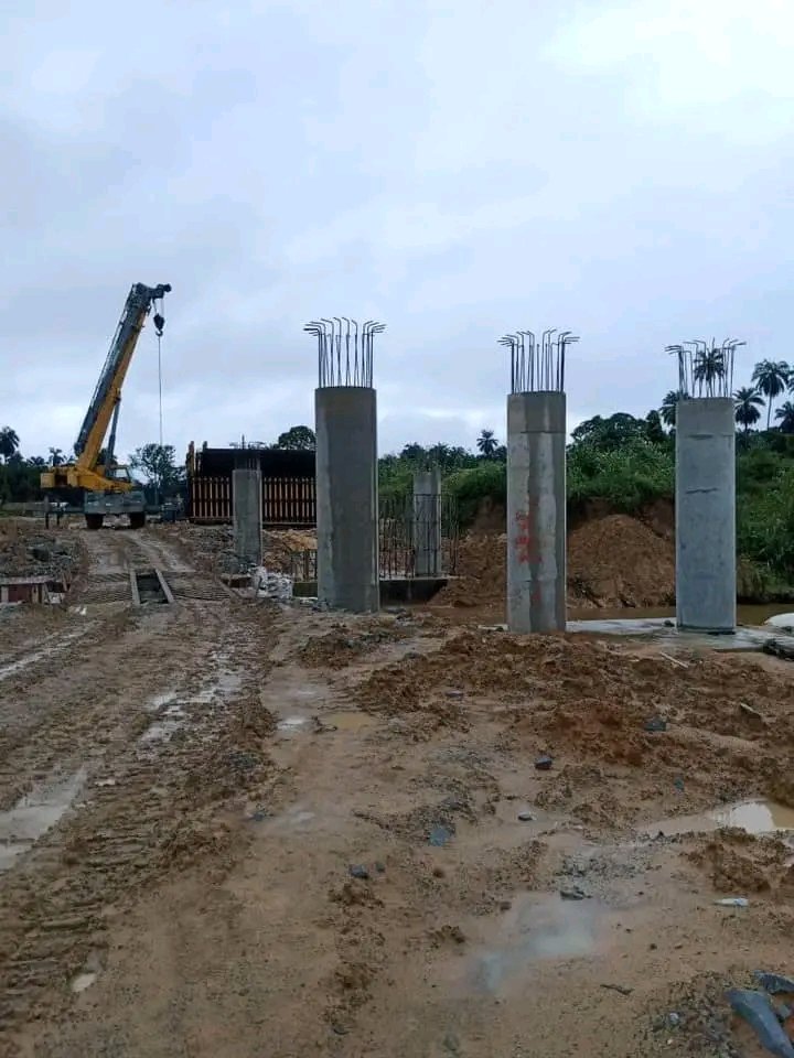 micah_egele's tweet image. Progress of work at the bridge section of the ongoing construction of Ozochi road in Ahoada-East LGA Rivers State being executed by the continuity/consolidation administration of H.E Sir @SimFubaraKSC

Sim is making progress in governance without making noise on radio

#SimCares
