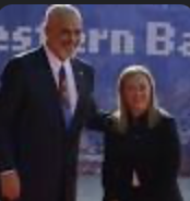 La Meloni e' andata in Albania oggi. Il premier  Rama si e' complimentato con lei per aver scelto la Santanche' come ministra del turismo. Con lei, ha detto, il Turismo in Albania e' triplicato; mai tanti turisti come quest'anno, 'le faccia sentire il mio sincero affetto, ma