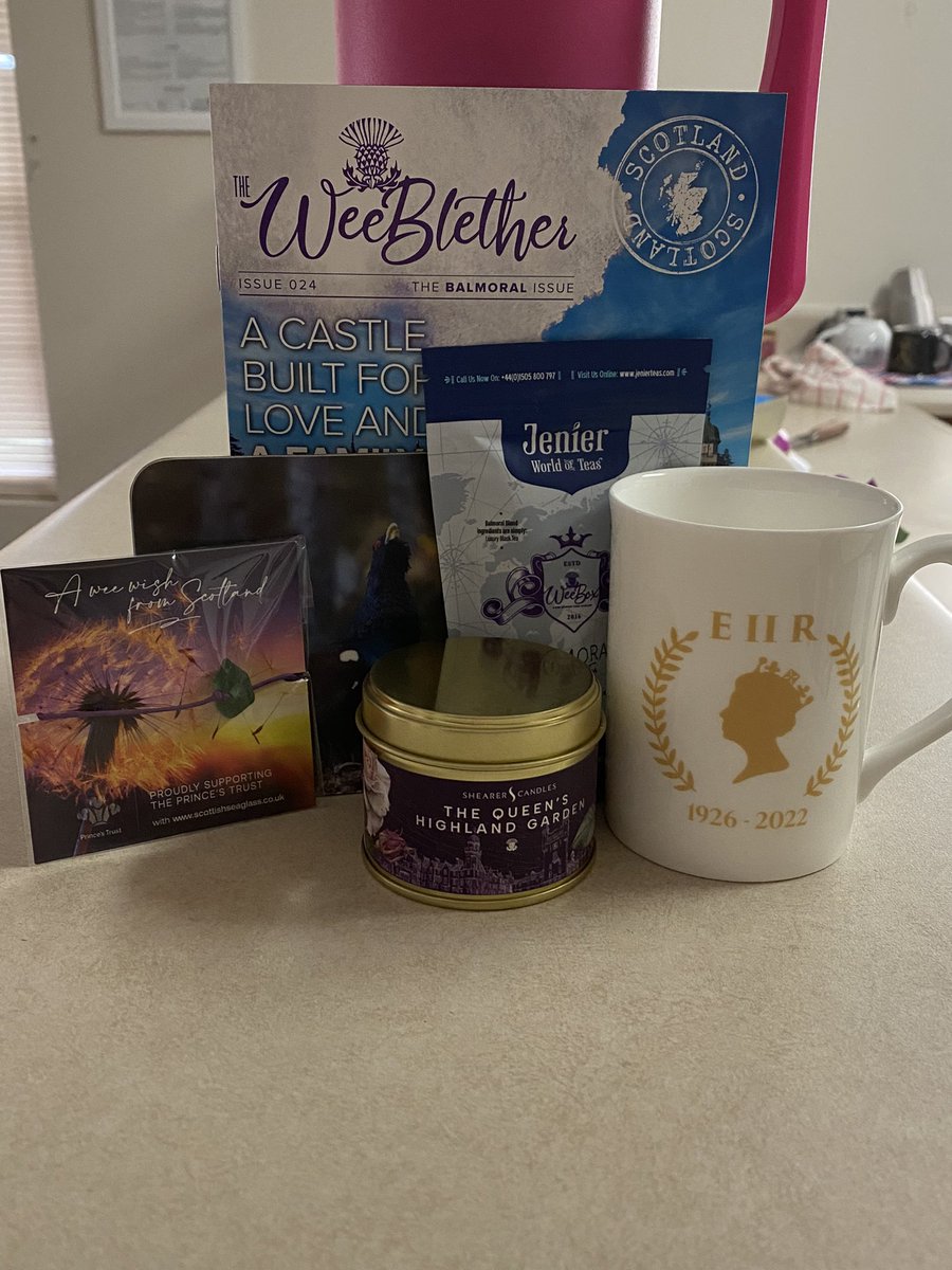 My bday august @insideWeeBox is here! I can’t wait to use the mug! It’s so pretty! #wheresweebox #oklahoma #weeboxclan