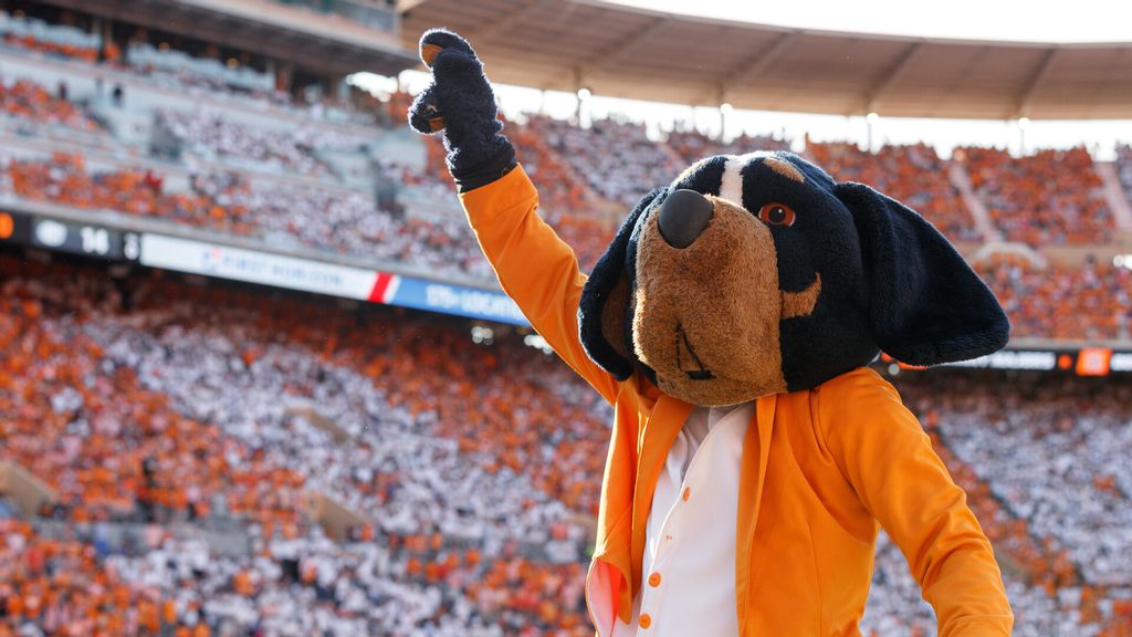 SportsAnimal991's tweet image. AUDIO: Today's bonus coverage of SportsTalk with @JWilkersonWNML &amp;amp; @Sam_FormanWNML featured a look at a busy weekend around the world of Big Orange Athletics. 

omny.fm/shows/sportsta…