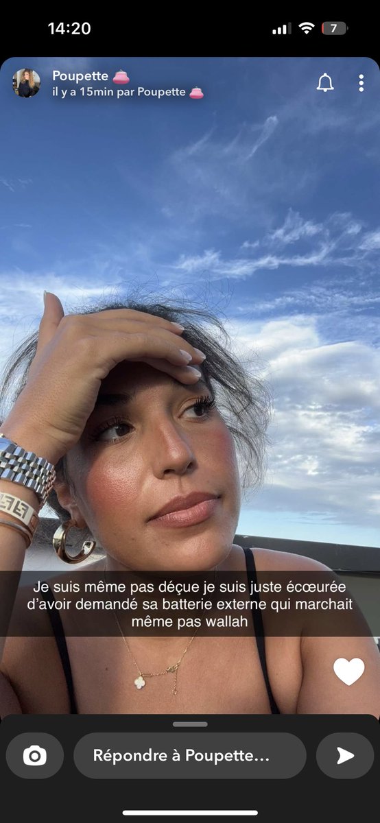 moraberly's tweet image. AHAHAHAHAHAHAHAH je suis en fou rires 😂😂😂😂😂😂😂😩😭