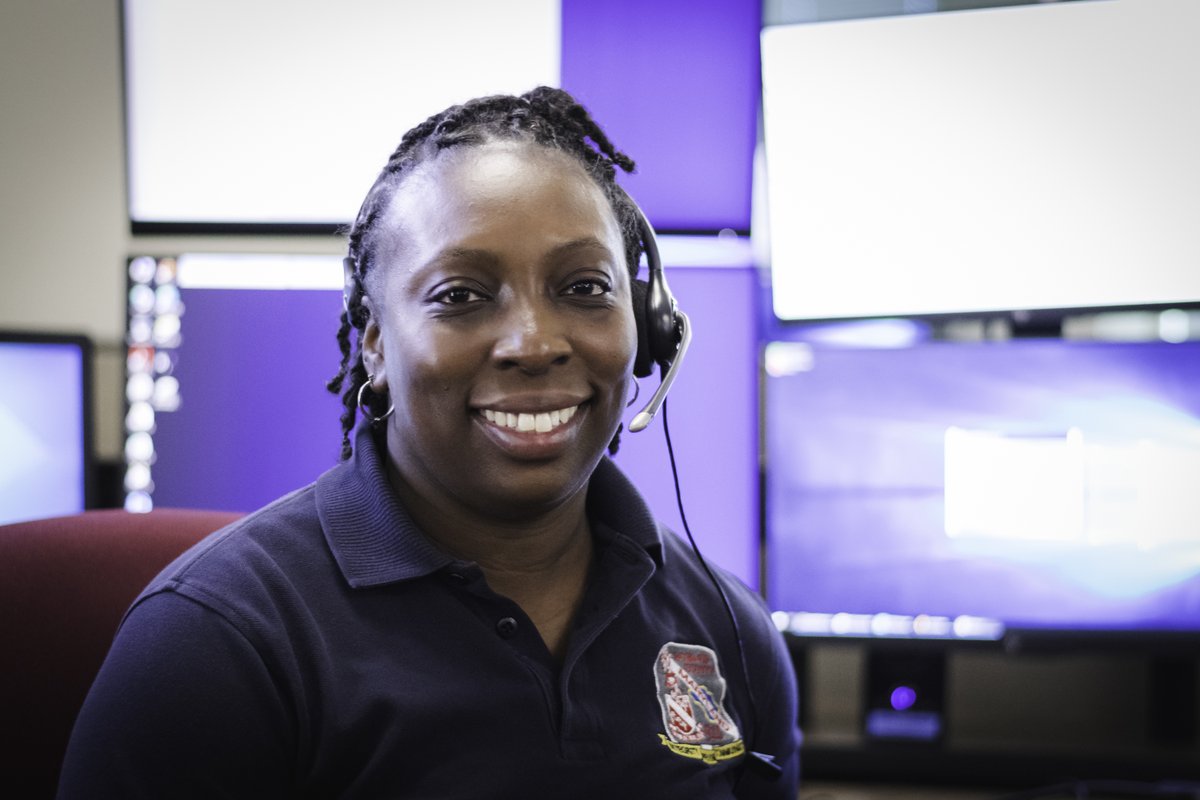 HCPDNews's tweet photo. DYK over half the 1,300 calls into HCPD’s 911 center each day are for non-emergencies? Now, citizens calling this line can be routed directly to the assistance they need without having to go through an emergency dispatcher. Help us help you by saving 410-313-2200 to your phone! https://t.co/MfmOzGngn5