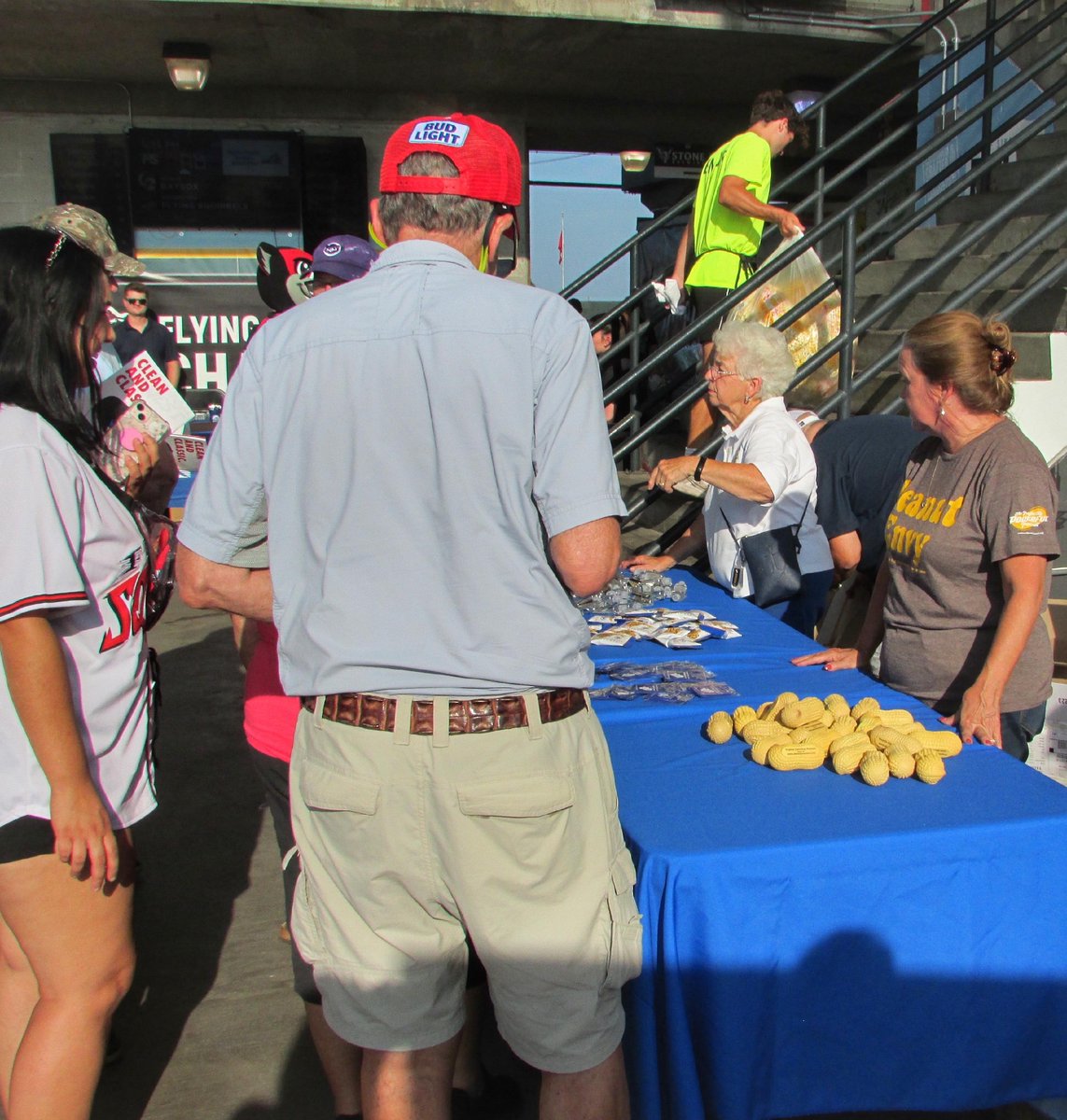 NCpeanuts's tweet photo. We had such a blast at the annual Ag Night at the @gosquirrels baseball game last week! ⚾ 🥜

Thank you to everyone who donated a jar of peanut butter to @FeedMoreInc, and congrats to our prize pack winners. 🙌 

#VirginiaCarolinasPeanutsPromotions #vapeanuts #vapeanutgrowers https://t.co/u4CMxCvRJE