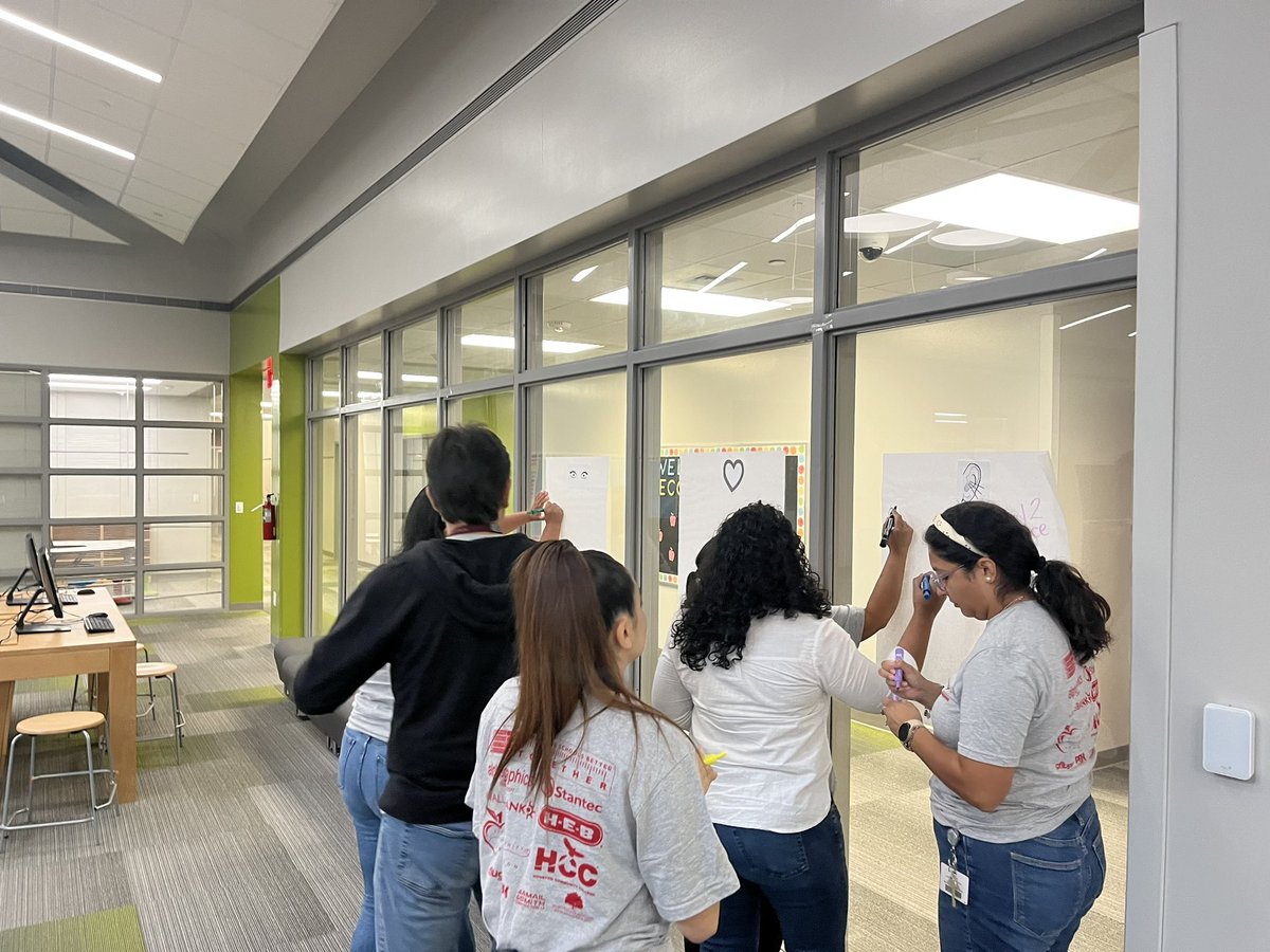 MariaSolGomez76's tweet photo. Thank @CBEBULLDOGS for inviting @SBISDML to share why Preview View Review is such a crucial content scaffold for our multilingual learners! @TecJulie @fernandoESL @YosetAltamirano https://t.co/KAJQtdBDqj
