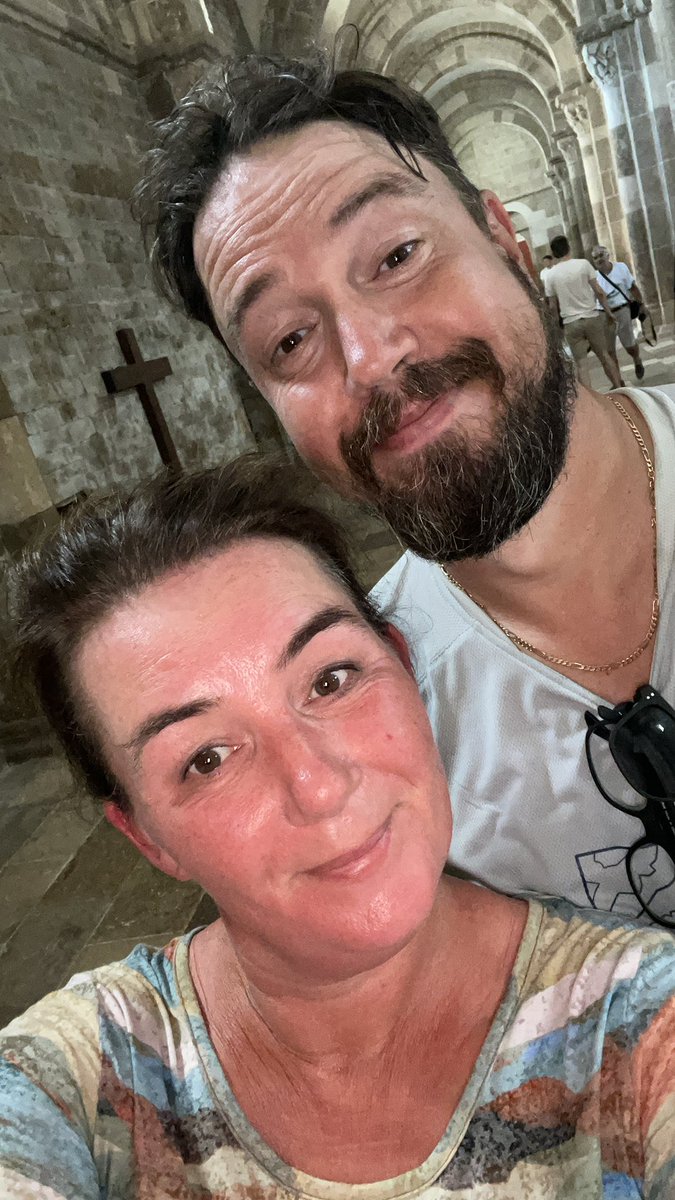 YES we did it 🥾🥾, 21 dagen #wandelen (excl. 2 rustdagen)  door bijna alle weersomstandigheden, veel heuvels met verschillende stijgingen /dalingen bijv. 19% , vandaag onze eindbestemming bereikt <a href="/vezelay/">Lowell Gallagher</a> (450 km <a href="/RocRoiAdventure/">RocRoi</a> <a href="/OTVezelay/">常州</a> ). Wij zijn gestart op 23 juli 2023.