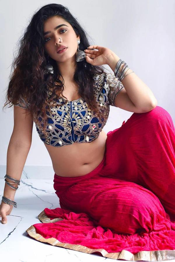 F3gzB68akAEp1I3?format=webp&name=900x900