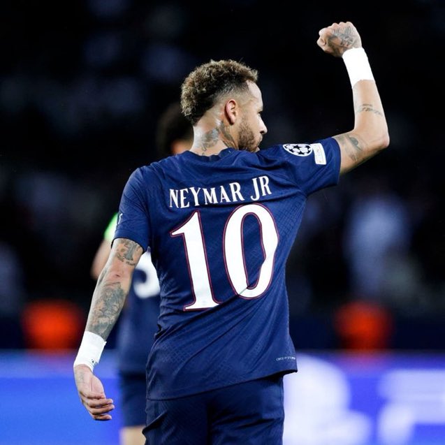 MegaPSG_'s tweet photo. 🚨🚨 Neymar était convaincu qu'il était devenu l'une des variables d'ajustement du différend entre Kylian Mbappé et le PSG. 🇧🇷

Dans son esprit, plus vite il partirait, meilleur serait le signe envoyé par le PSG à destination de Kylian Mbappe.

(L’ÉQUIPE) https://t.co/Dej944EUSa