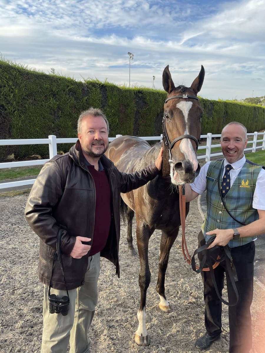 So proud of our princess, Dreams Adozen, getting off the mark tonight to win at Hamilton. A shame not to be there in person but what fun cheering her home on tv. Thank you to all the team at @Johnston_Racing! 🏆🥇🏇 @DevaRacing_ (Picture is from seeing her debut last year)