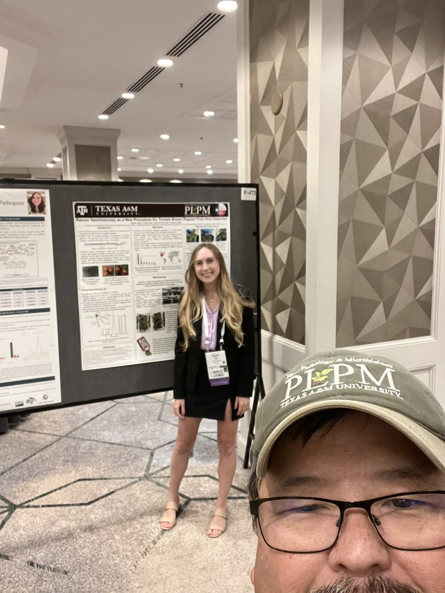 #PlantHealth2023 in Denver. Got to visit with colleagues. Do check out student Baylee’s poster No.472 #plantdisease #poster #sickplants