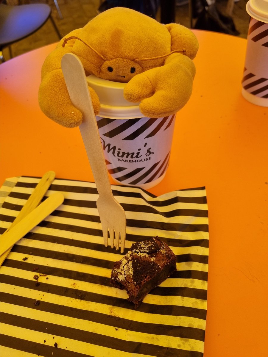 Cedric is keeping his energy up whilst out reviewing today! Thanks @mimisbakehouse

The first batch of reviews from the lobster team will be washing in on tomorrow's tide 🦞🦀🦐
#thelobsterloves #edfringe #EdFringe2023