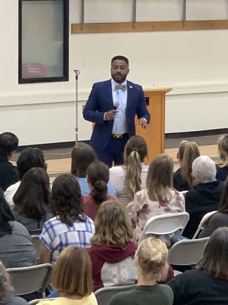 Big thank you to @bpfleming for speaking to @Petk12schools this morning. Excited to connect with new students later this week! #petk12