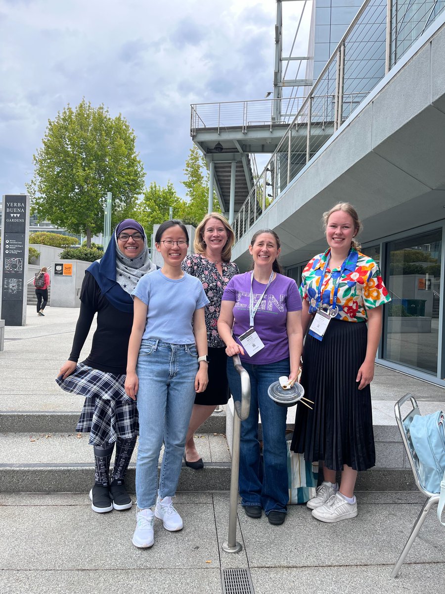 clh731's tweet photo. A few @HaynesChemLab group members, alumni, and friends meet up between sessions of #ACSFall2023. So glad to hear how happy @XiaoxiaoYao2 is working for Bio-Rad here in the Bay! #ProfLife #FriendsEverywhere https://t.co/K4cwblDq9C