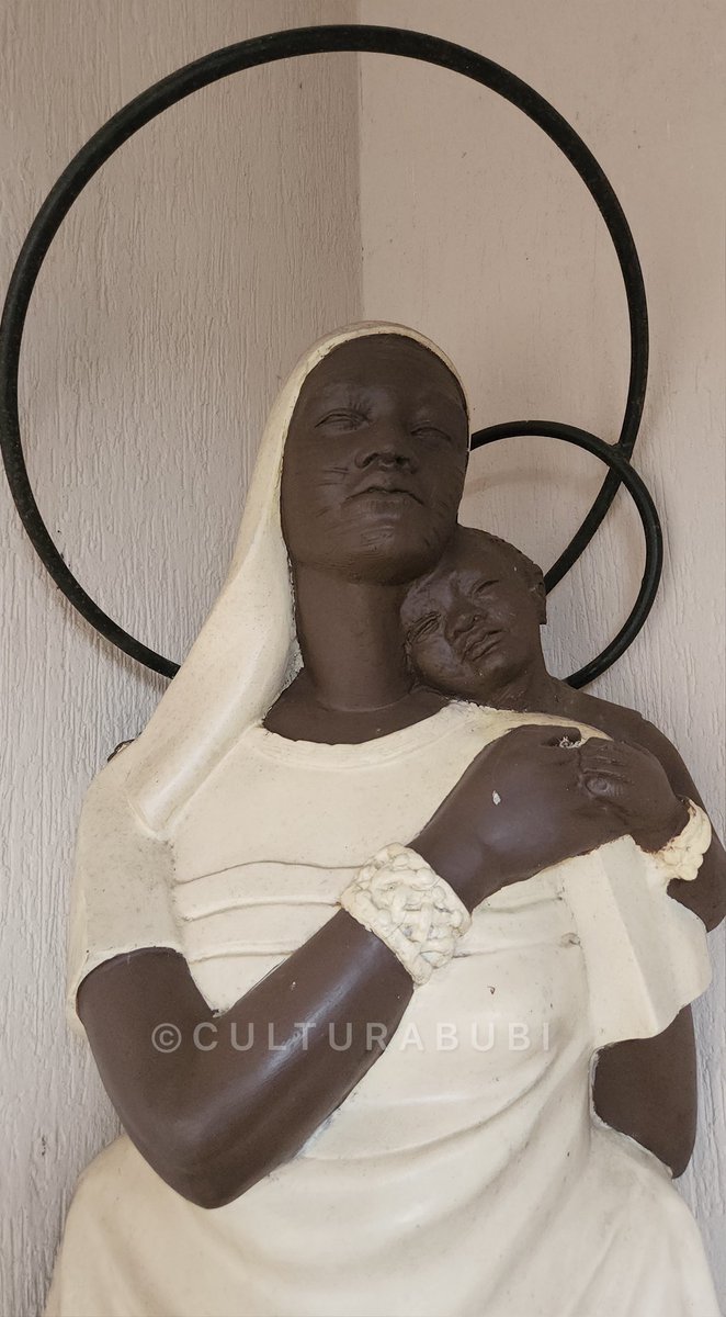 bubi_ge's tweet photo. ¡Feliz Día de la Madre Bisila! 
#Bioko #culturabubi https://t.co/ywwbhkk8yq