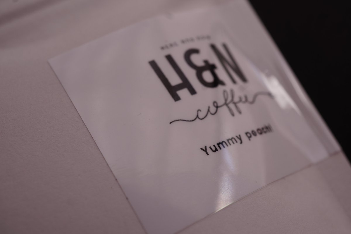 coffee_letter's tweet photo. H＆N coffeeさんのYummy peach！！
お湯を落としたとたん、peachの香りに包まれます🍑
淹れ方しだいで色んな味が楽しめそう！😋

＃コーヒーのある暮らし
＃自家焙煎 https://t.co/pFgYz0qqbm
