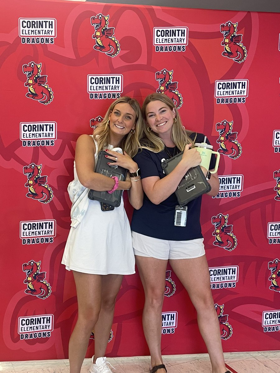 SMSD_Corinth's tweet photo. We will have this amazing display available for family pictures during Meet the Teacher tonight from 5:00-6:00. Kona Ice will be at the north entrance from 5:45-6:45. We are excited to see everyone! @theSMSD https://t.co/jRZQS9ZJgw