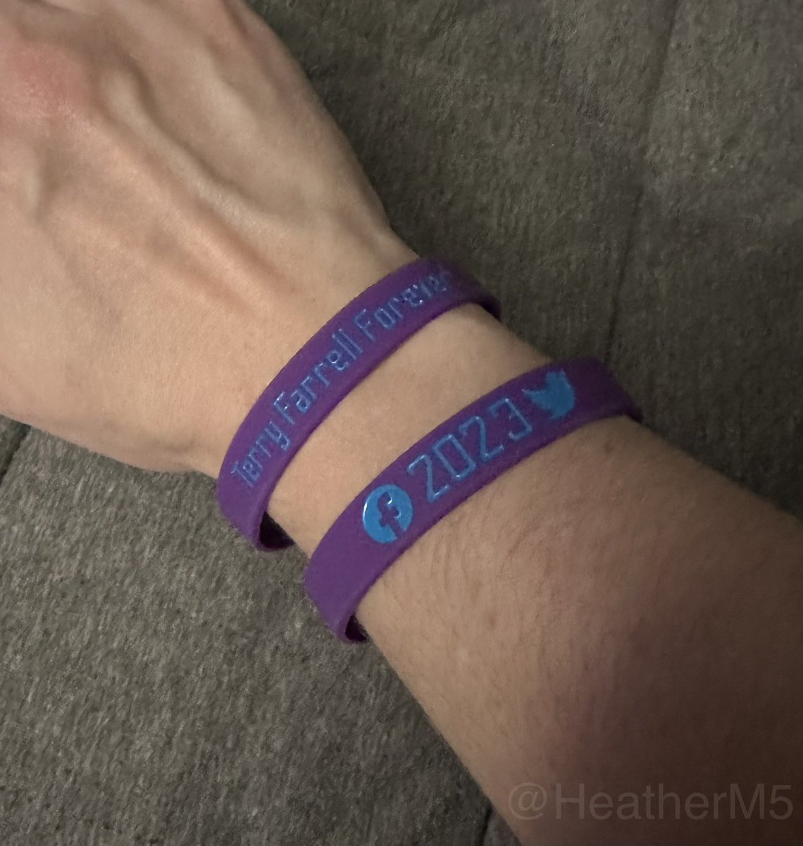 FarrellForever5's tweet image. These were a hit at #STLV! Show yours off below 👇🏻 #ExpressWhatMatters @WristbandBros
